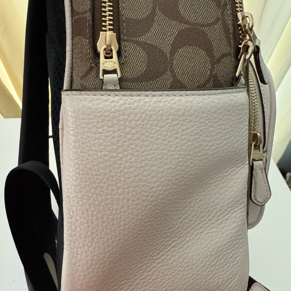 Coach Court Signature Backpack - Picture 5 of 11